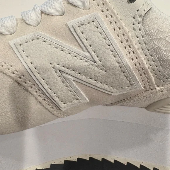 NEW BALANCE 574+ PLATFORM SNEAKER - Picture 15 of 16